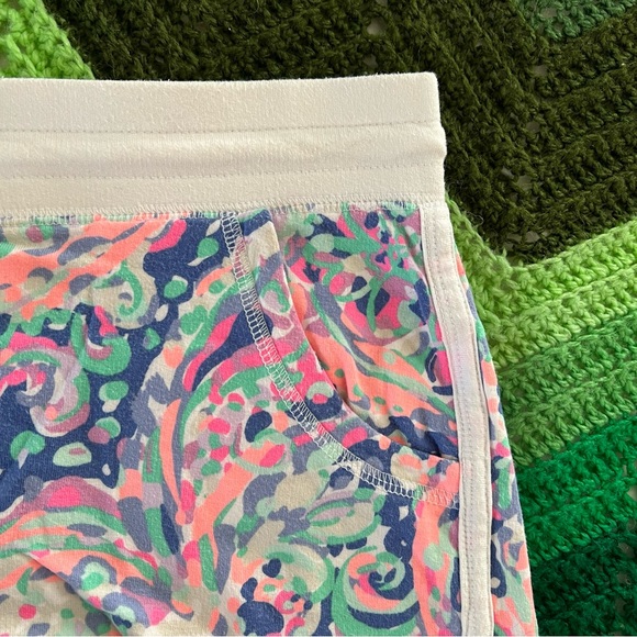 Lilly Pulitzer Chrissy beach shorts La Playa drawstring pockets size S 3” inseam - Picture 2 of 9